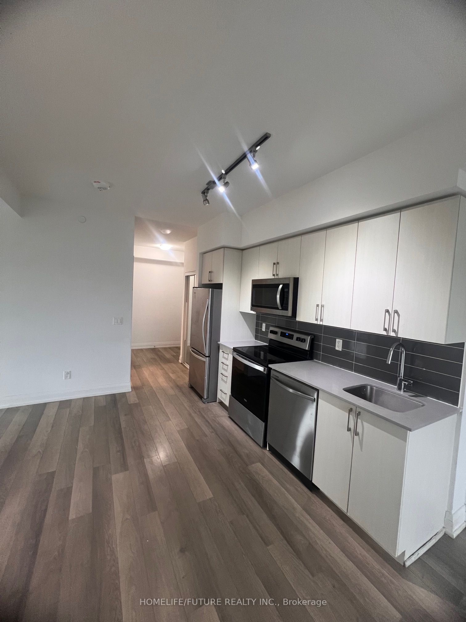 #620 - 3121 Sheppard Avenue Property Photo 3