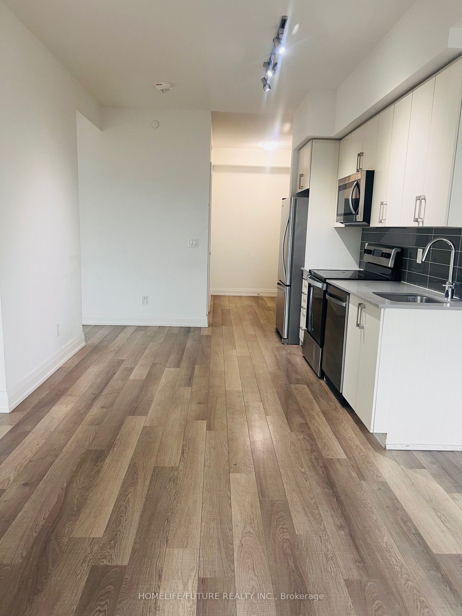 #620 - 3121 Sheppard Avenue Property Photo 4
