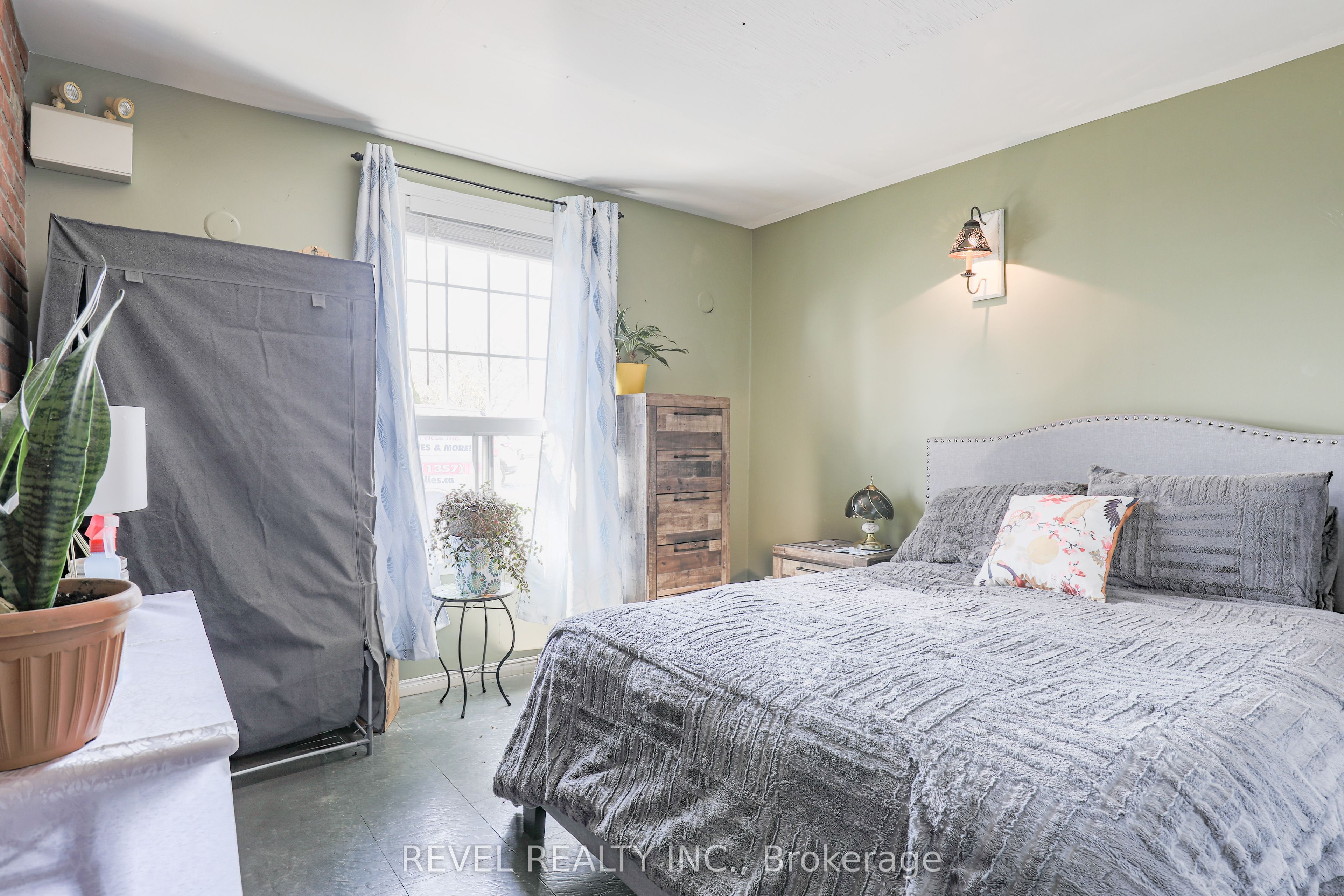 16121 Island Rd Property Photo 11