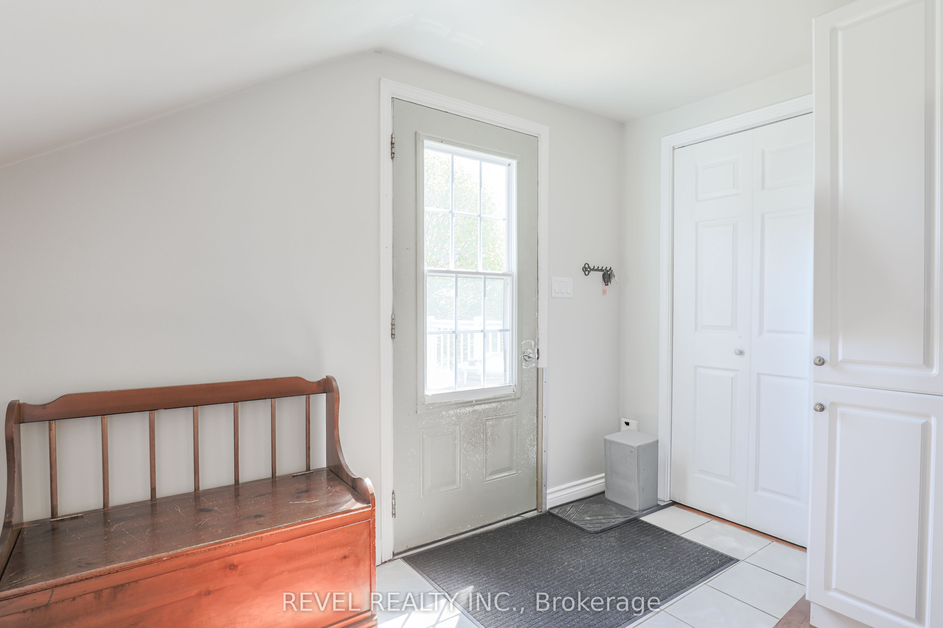16121 Island Rd Property Photo 13