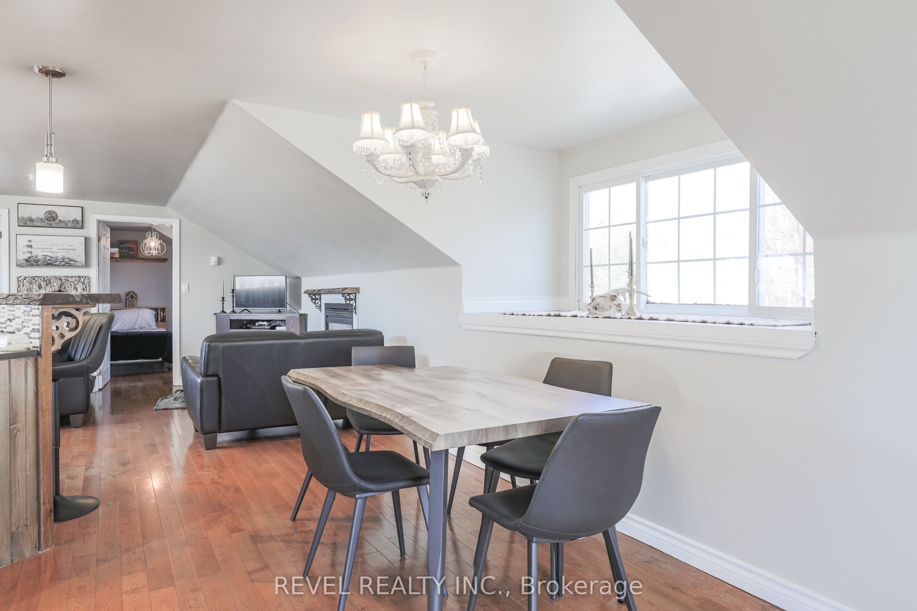 16121 Island Rd Property Photo 15