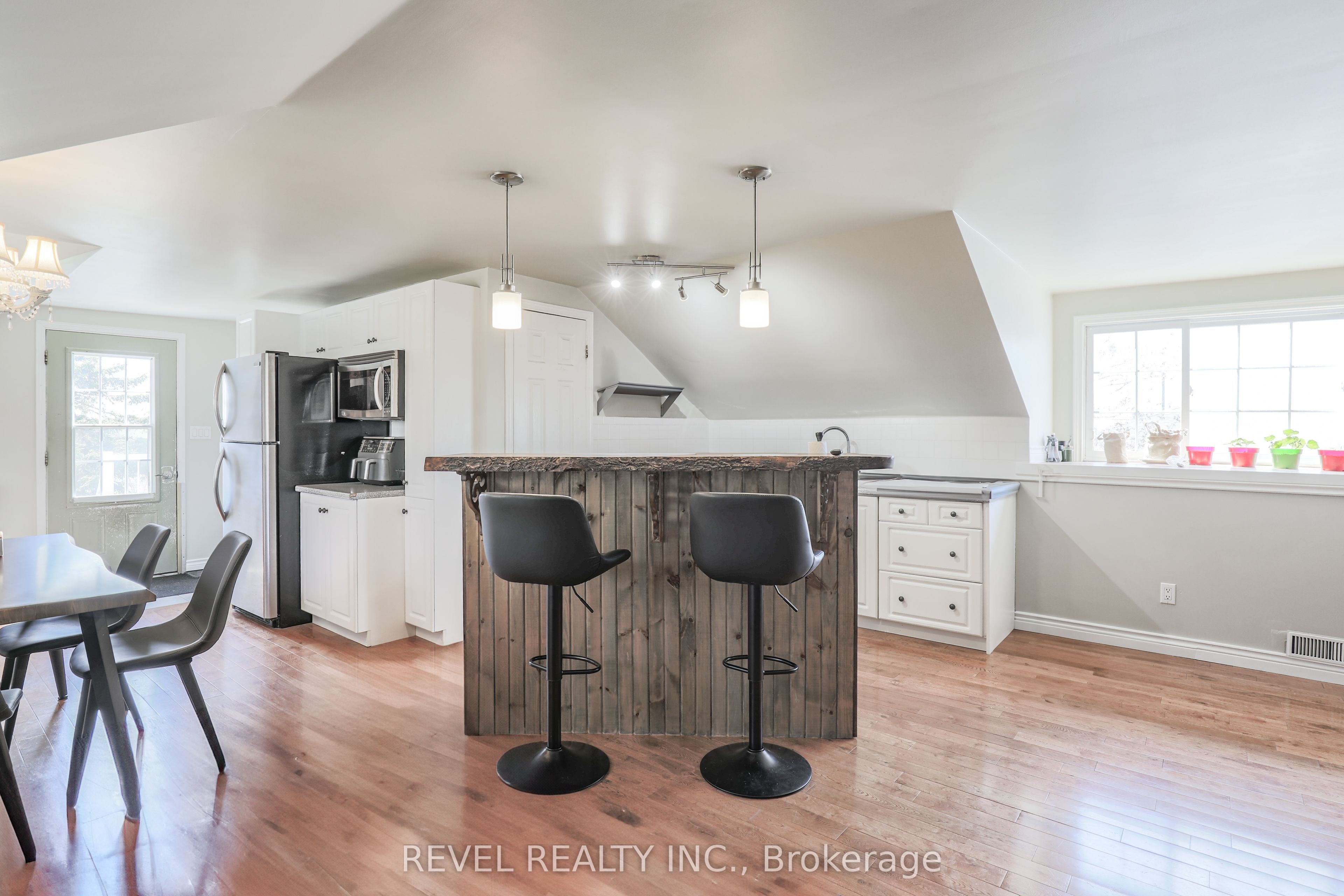 16121 Island Rd Property Photo 17