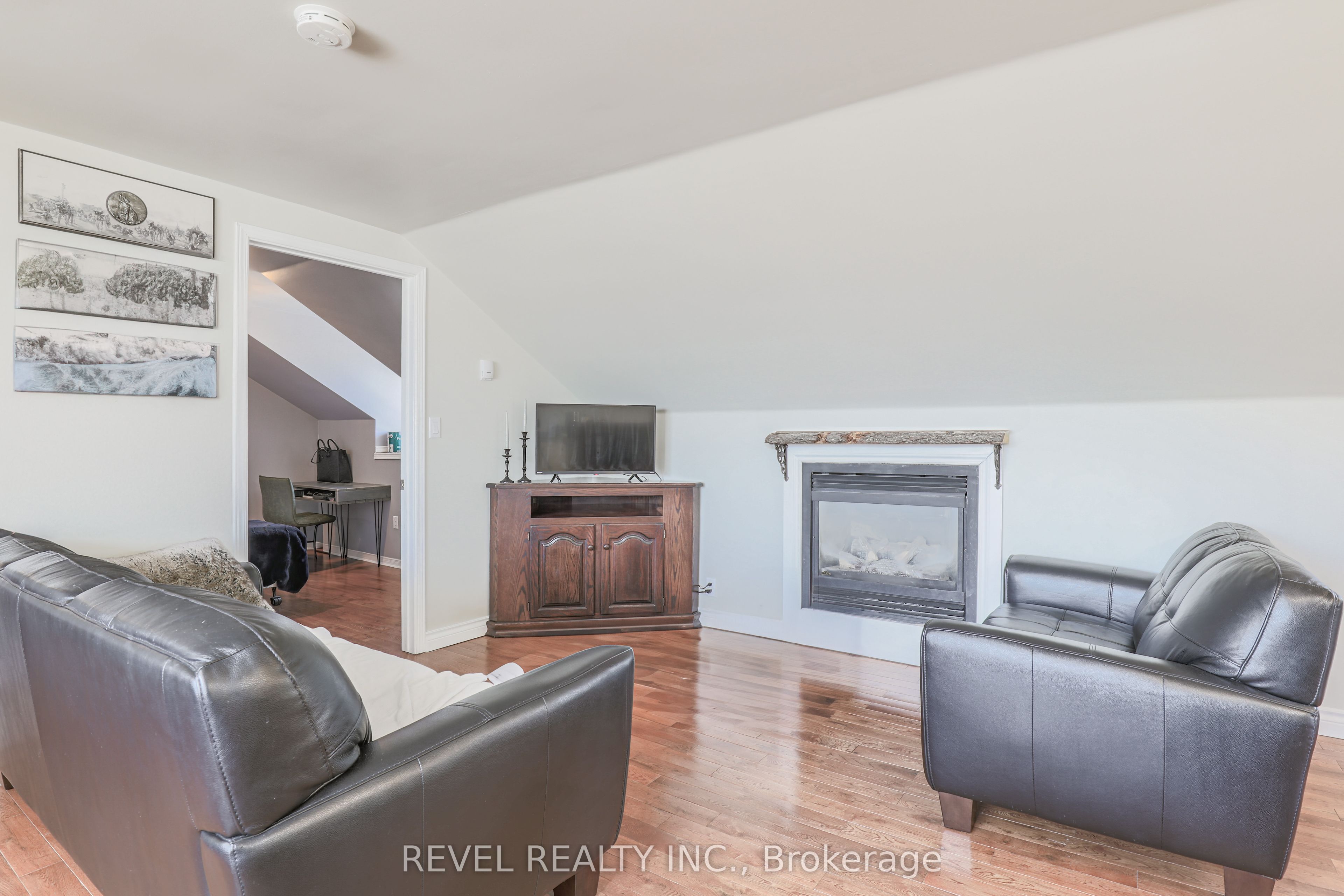 16121 Island Rd Property Photo 19