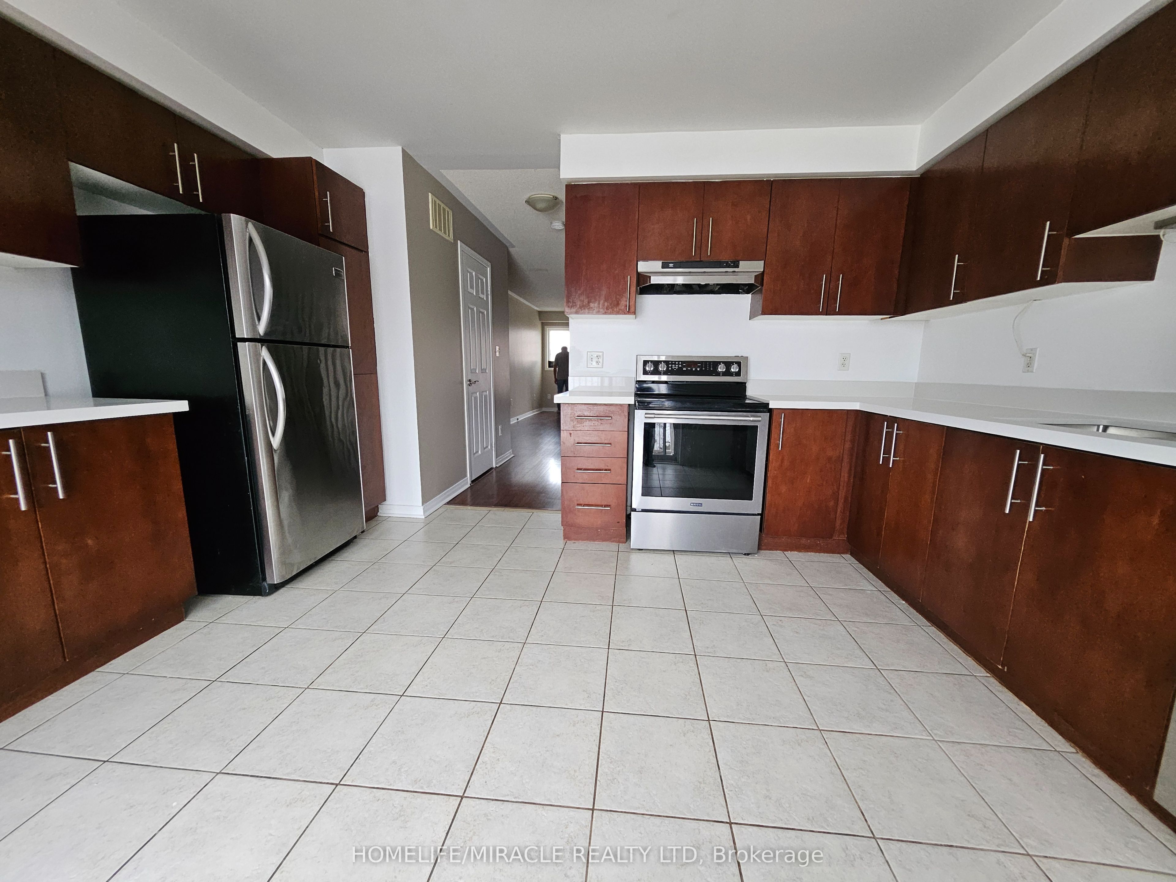 36 Stonewood Street Property Photo 5