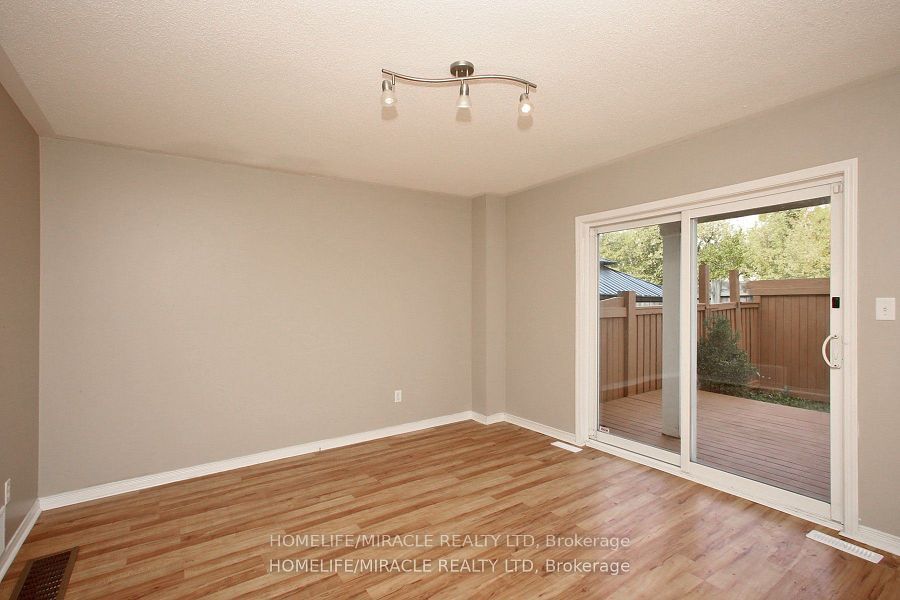 36 Stonewood Street Property Photo 8