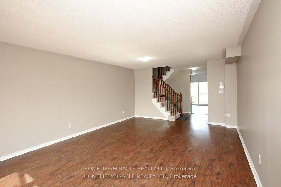 36 Stonewood Street Property Photo 9