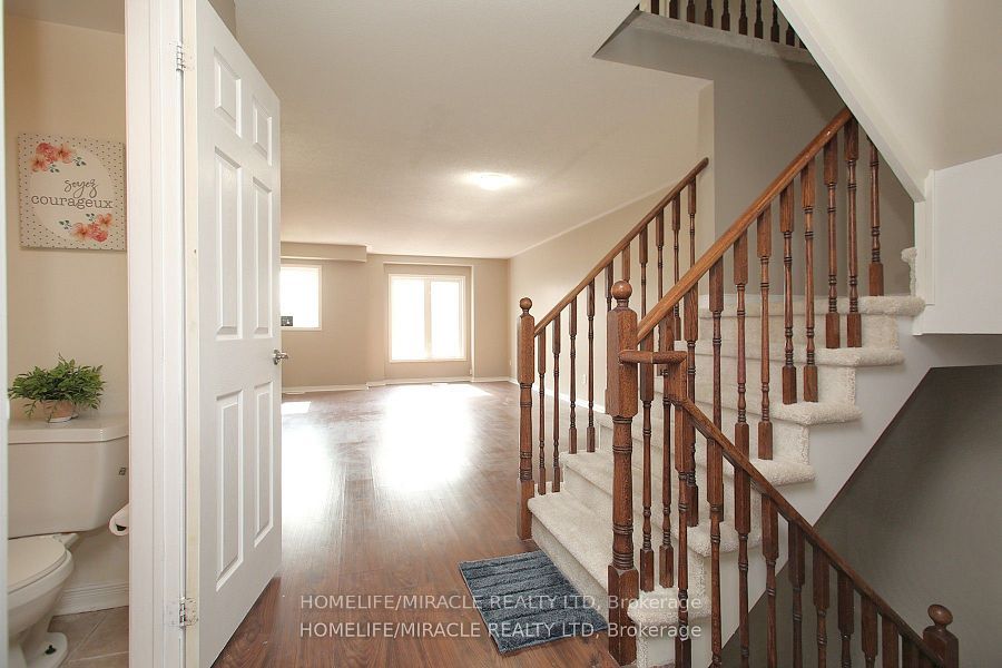 36 Stonewood Street Property Photo 12