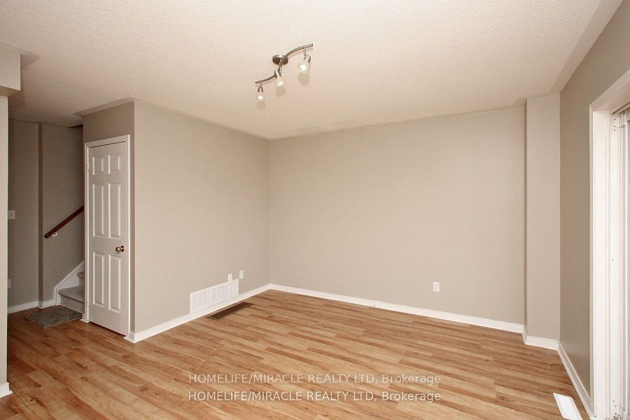 36 Stonewood Street Property Photo 15