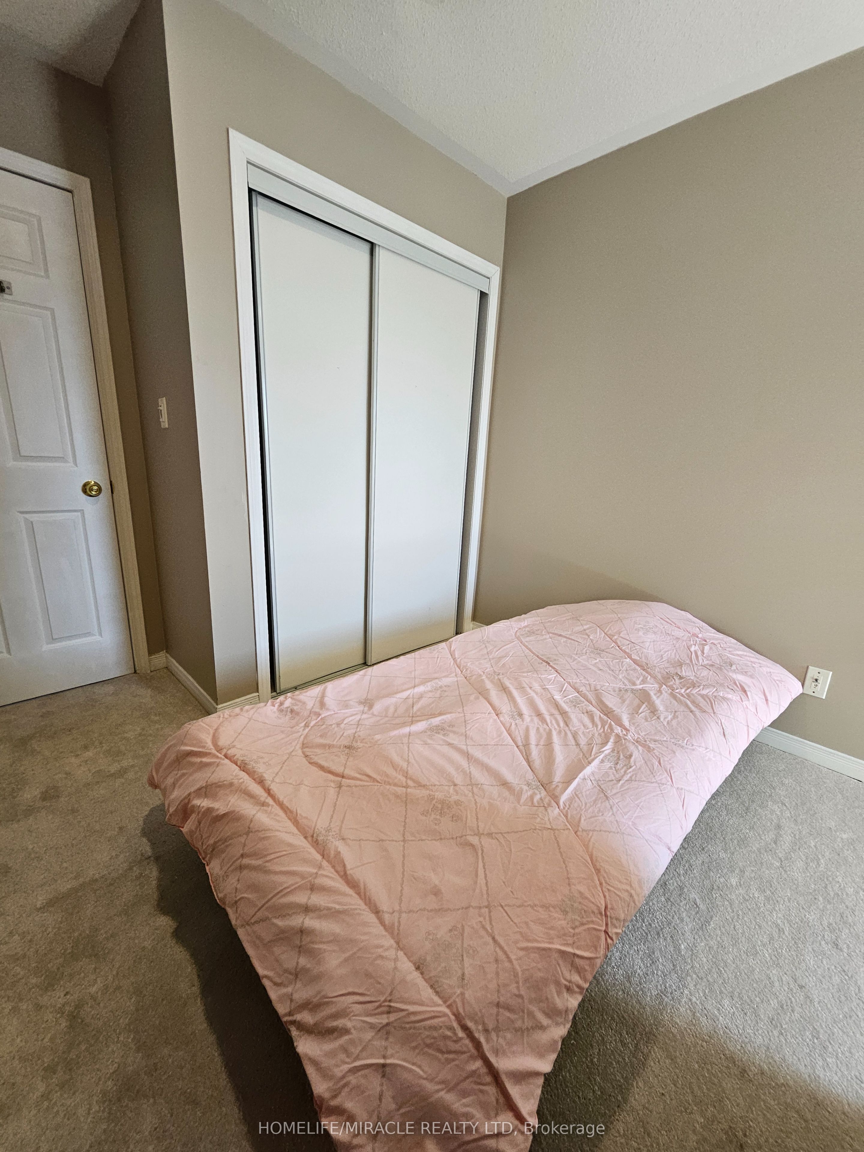 36 Stonewood Street Property Photo 20