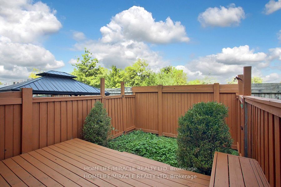 36 Stonewood Street Property Photo 24