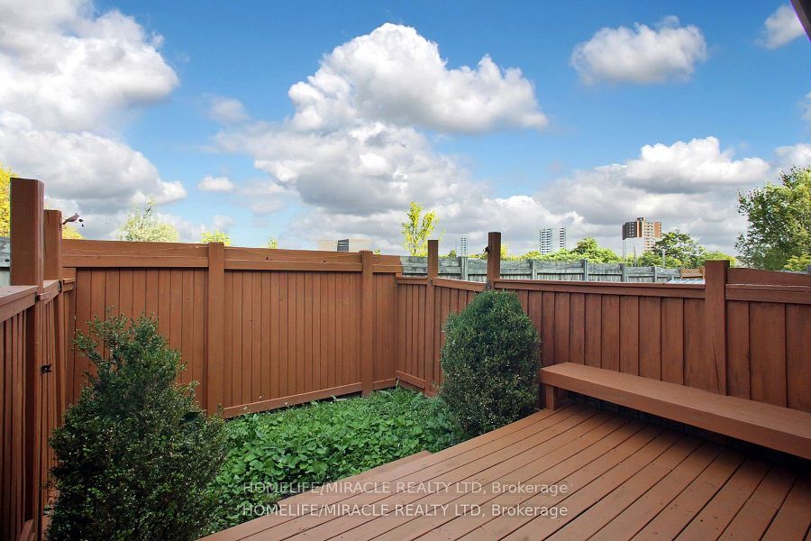 36 Stonewood Street Property Photo 26