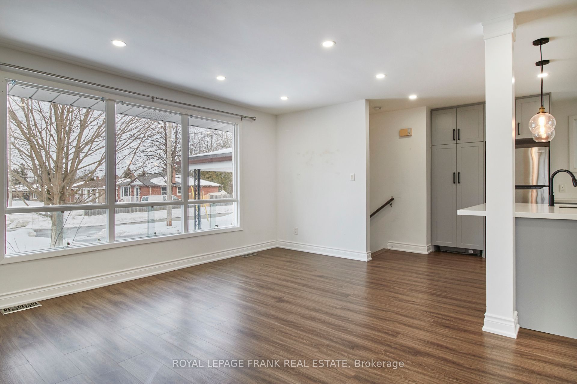 290 Nipigon Street Property Photo 2