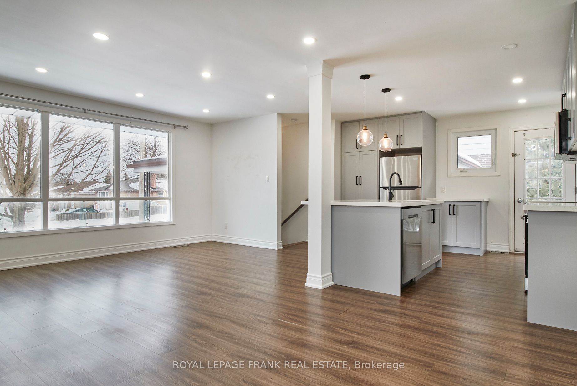 290 Nipigon Street Property Photo 3