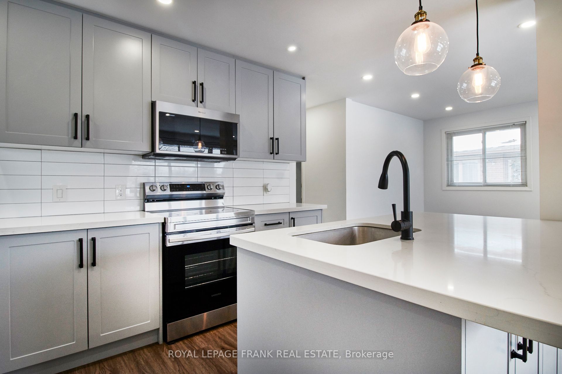 290 Nipigon Street Property Photo 8