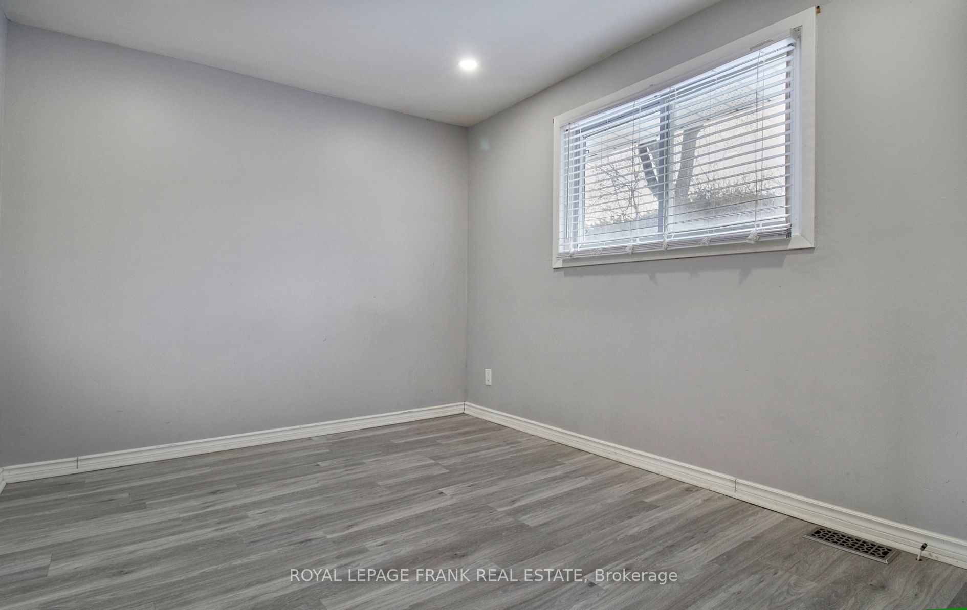 290 Nipigon Street Property Photo 13