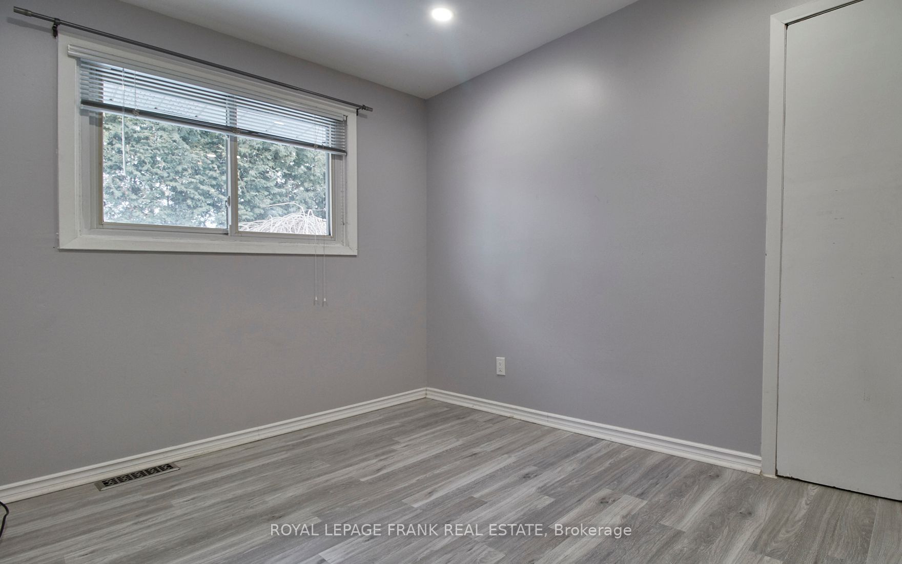 290 Nipigon Street Property Photo 14