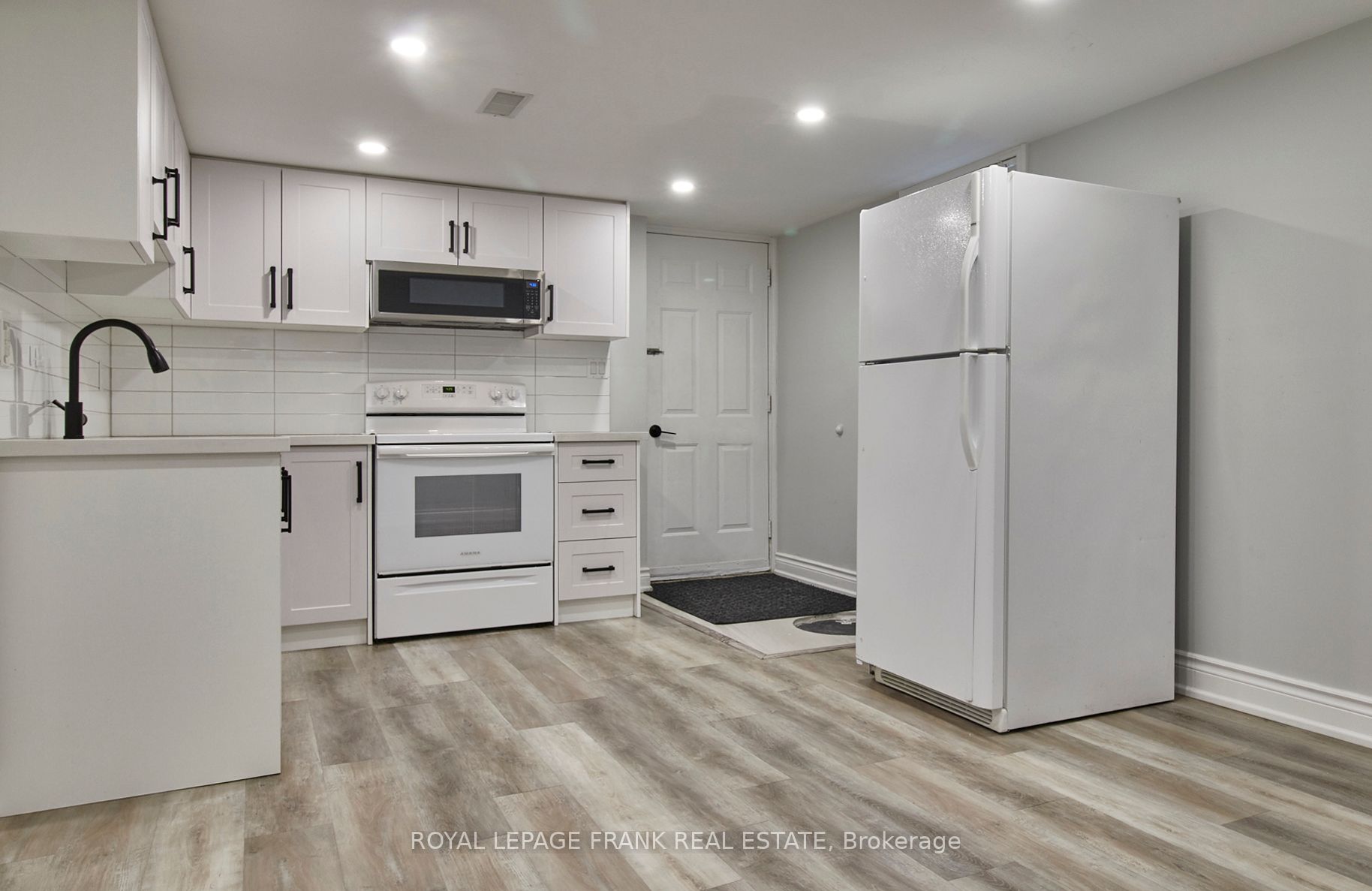 290 Nipigon Street Property Photo 21