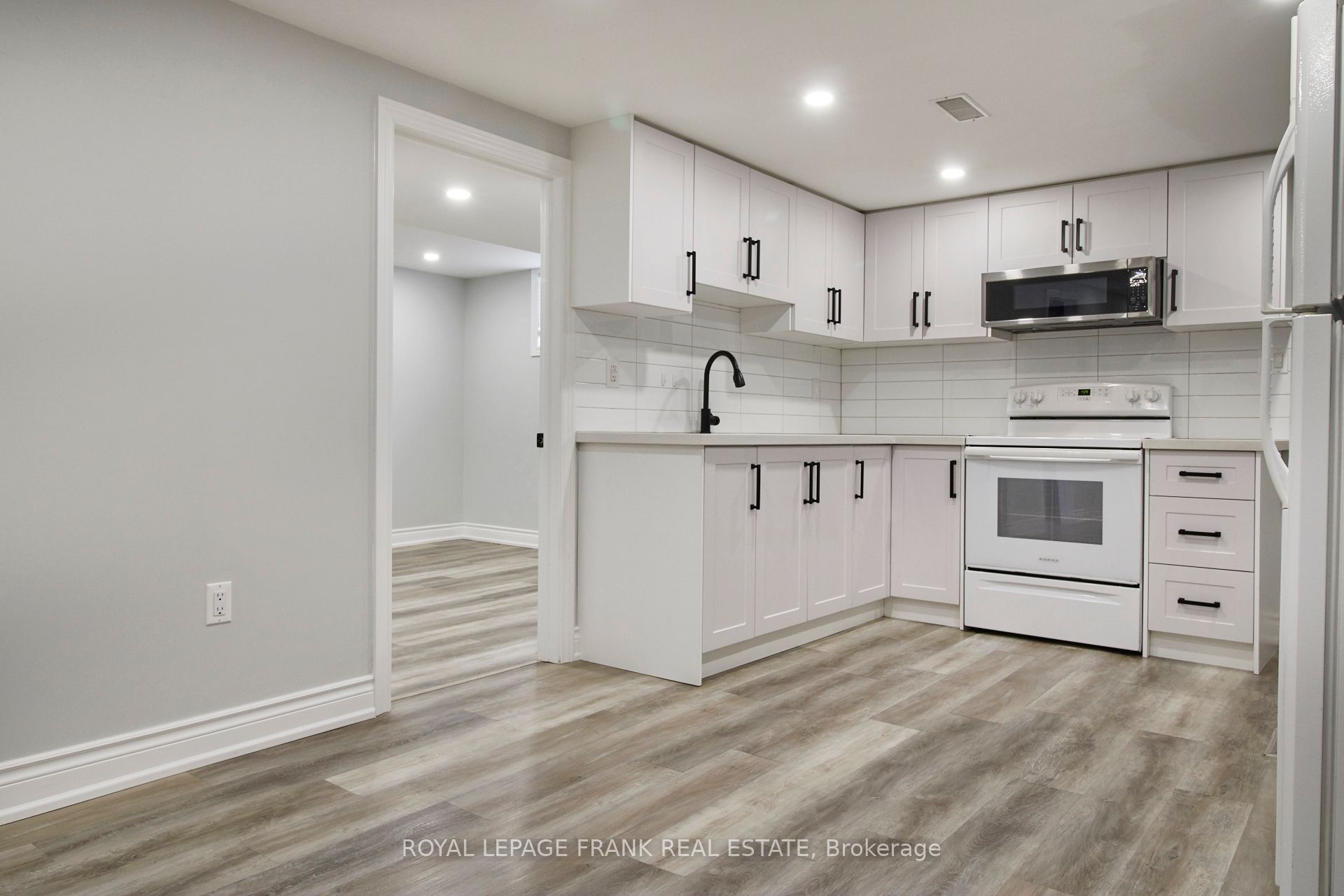 290 Nipigon Street Property Photo 24