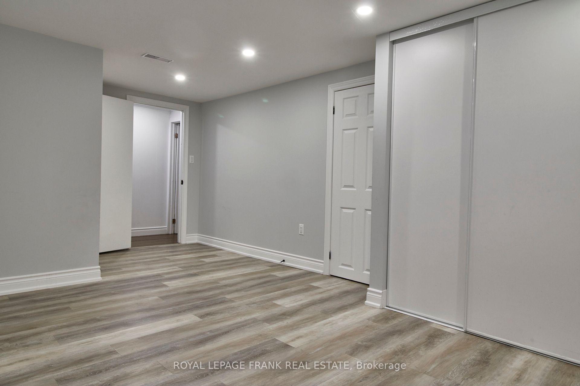 290 Nipigon Street Property Photo 26