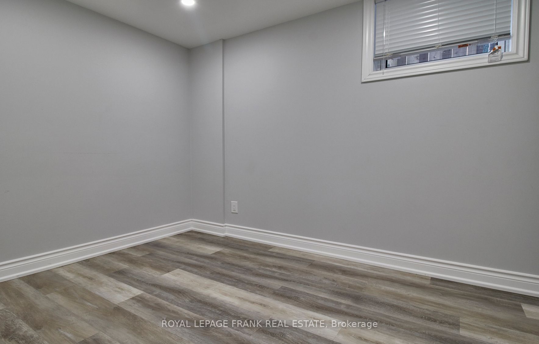 290 Nipigon Street Property Photo 29