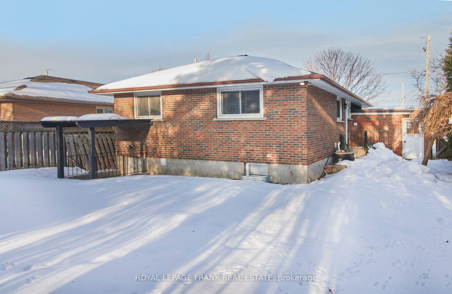 290 Nipigon Street Property Photo 32