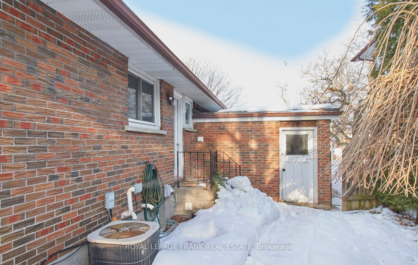 290 Nipigon Street Property Photo 35