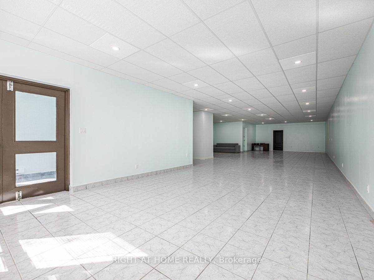 #2nd Floor - 600 Gerrard Street Property Photo 5