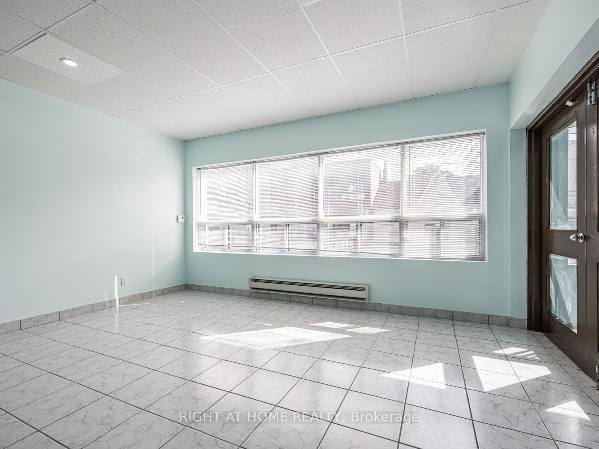 #2nd Floor - 600 Gerrard Street Property Photo 6