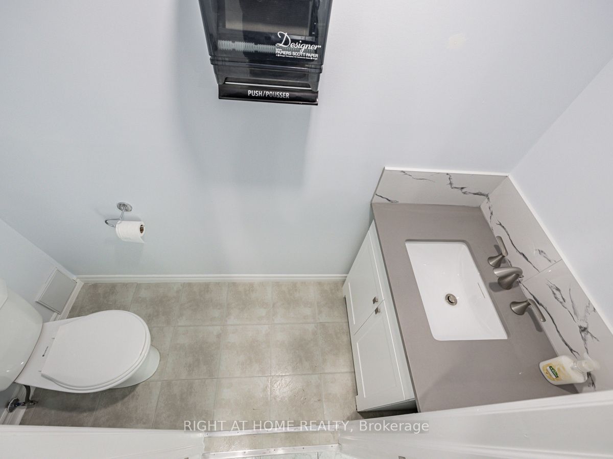 #2nd Floor - 600 Gerrard Street Property Photo 8