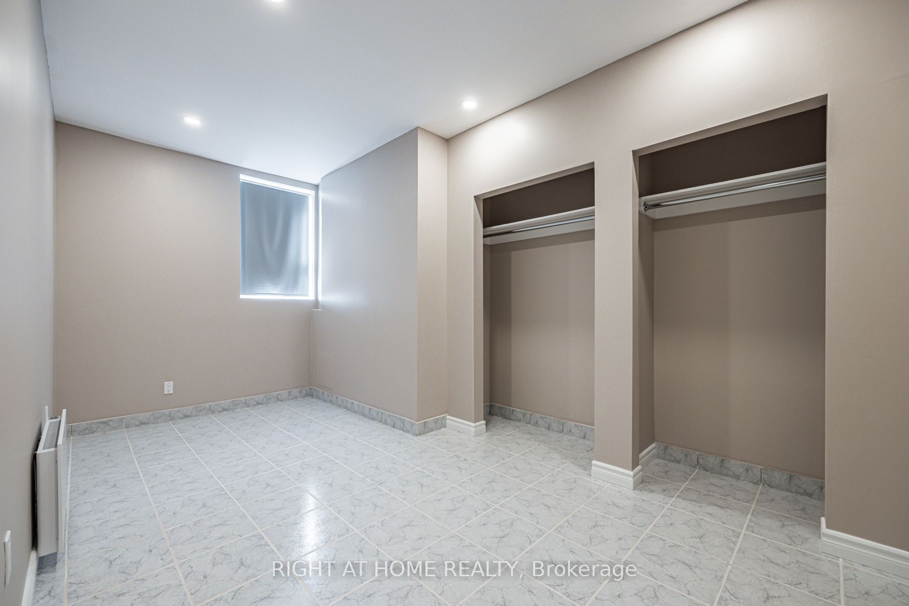 #2nd Floor - 600 Gerrard Street Property Photo 15
