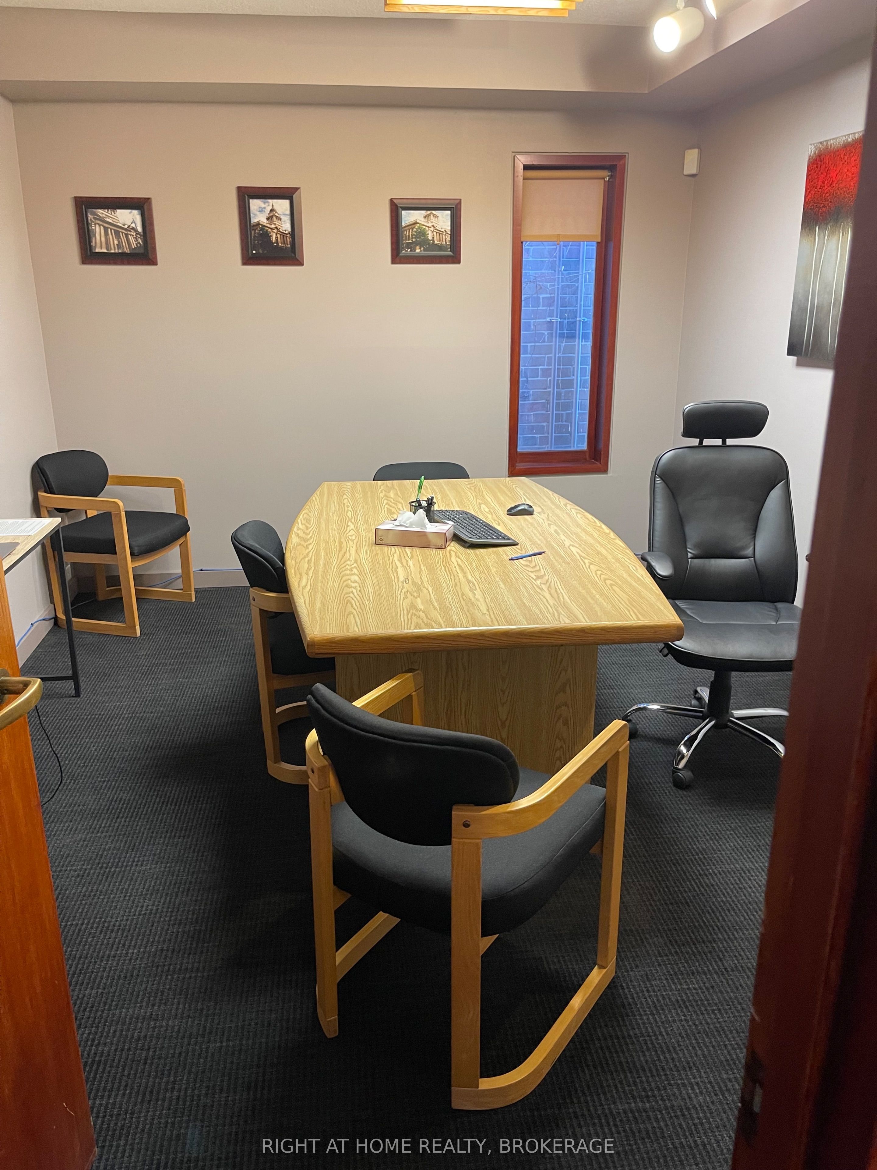 90 Simcoe Street Property Photo 12