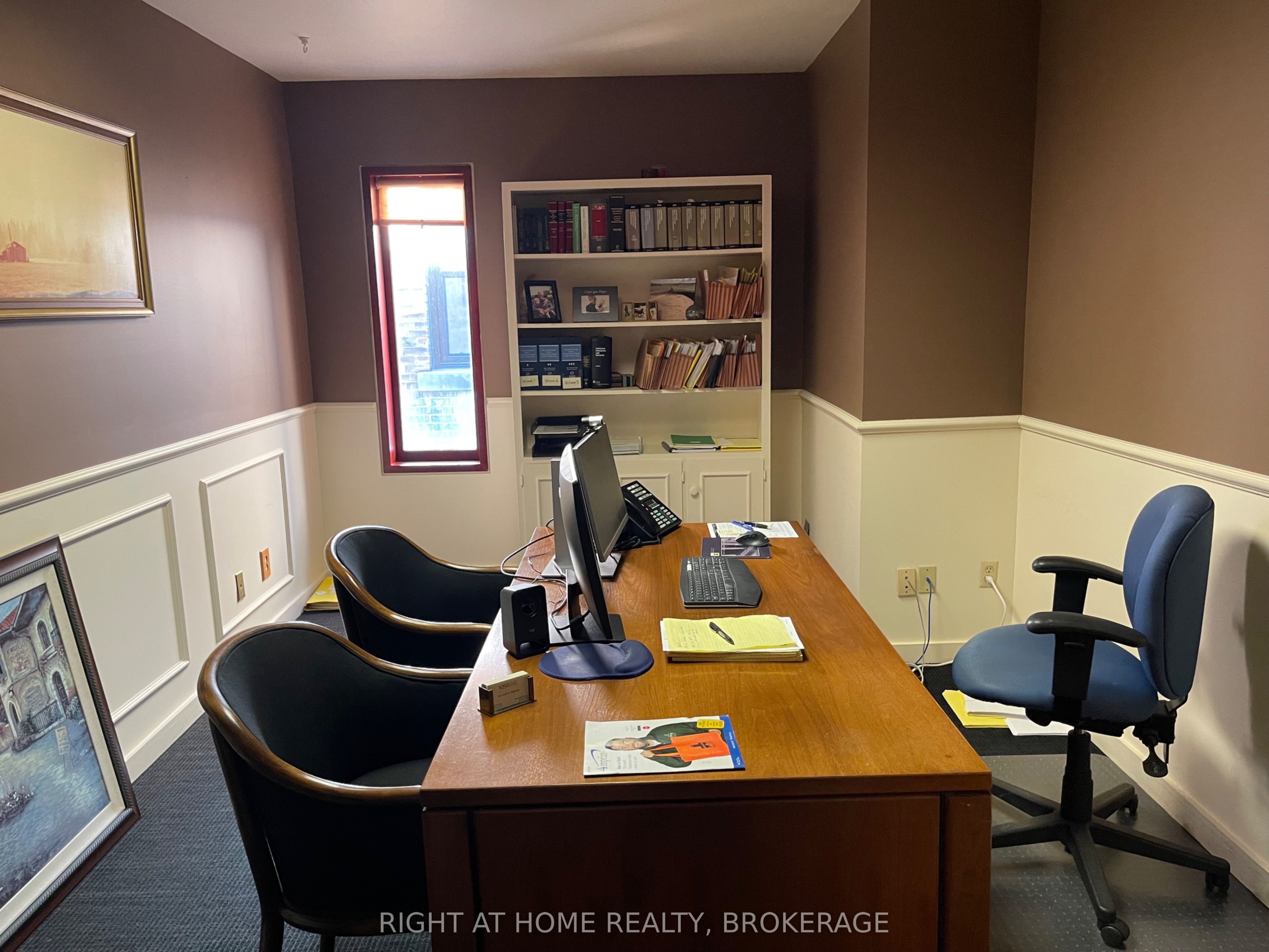 90 Simcoe Street Property Photo 13