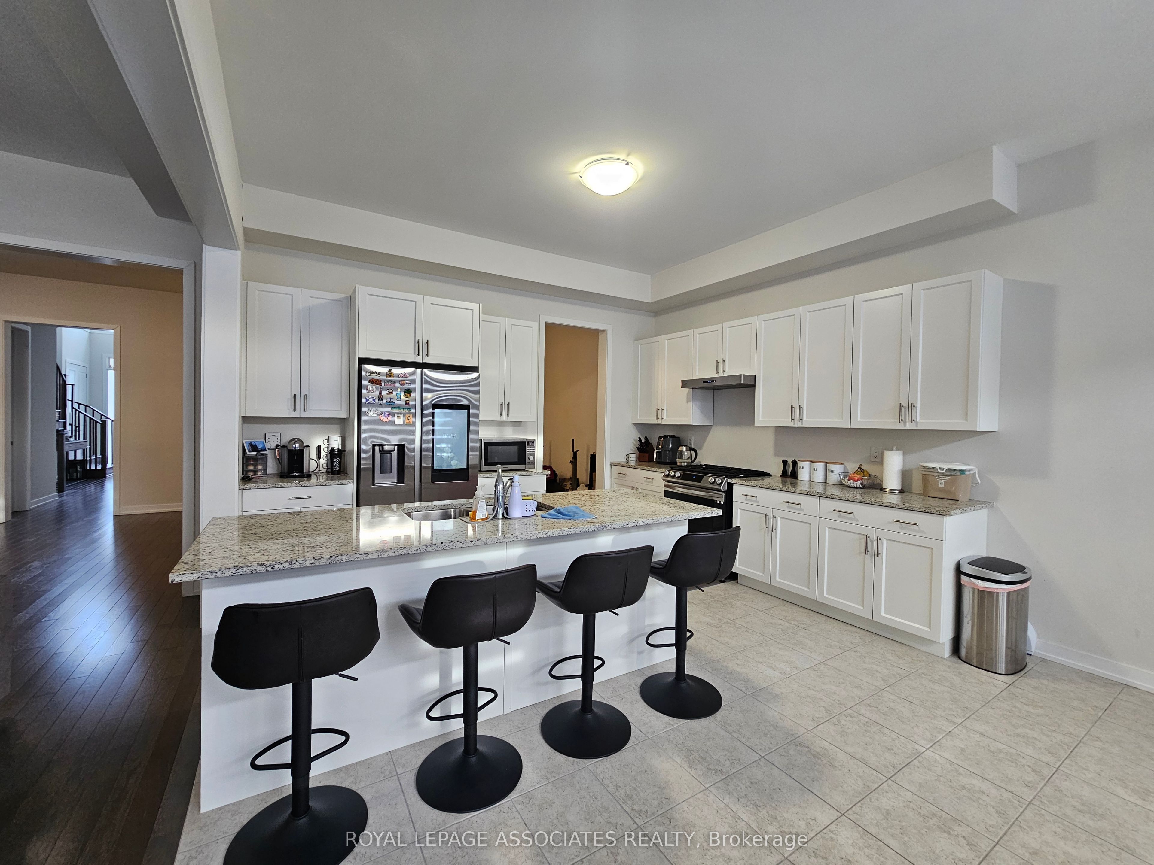 #35 - 400 Finch Avenue Property Photo 2