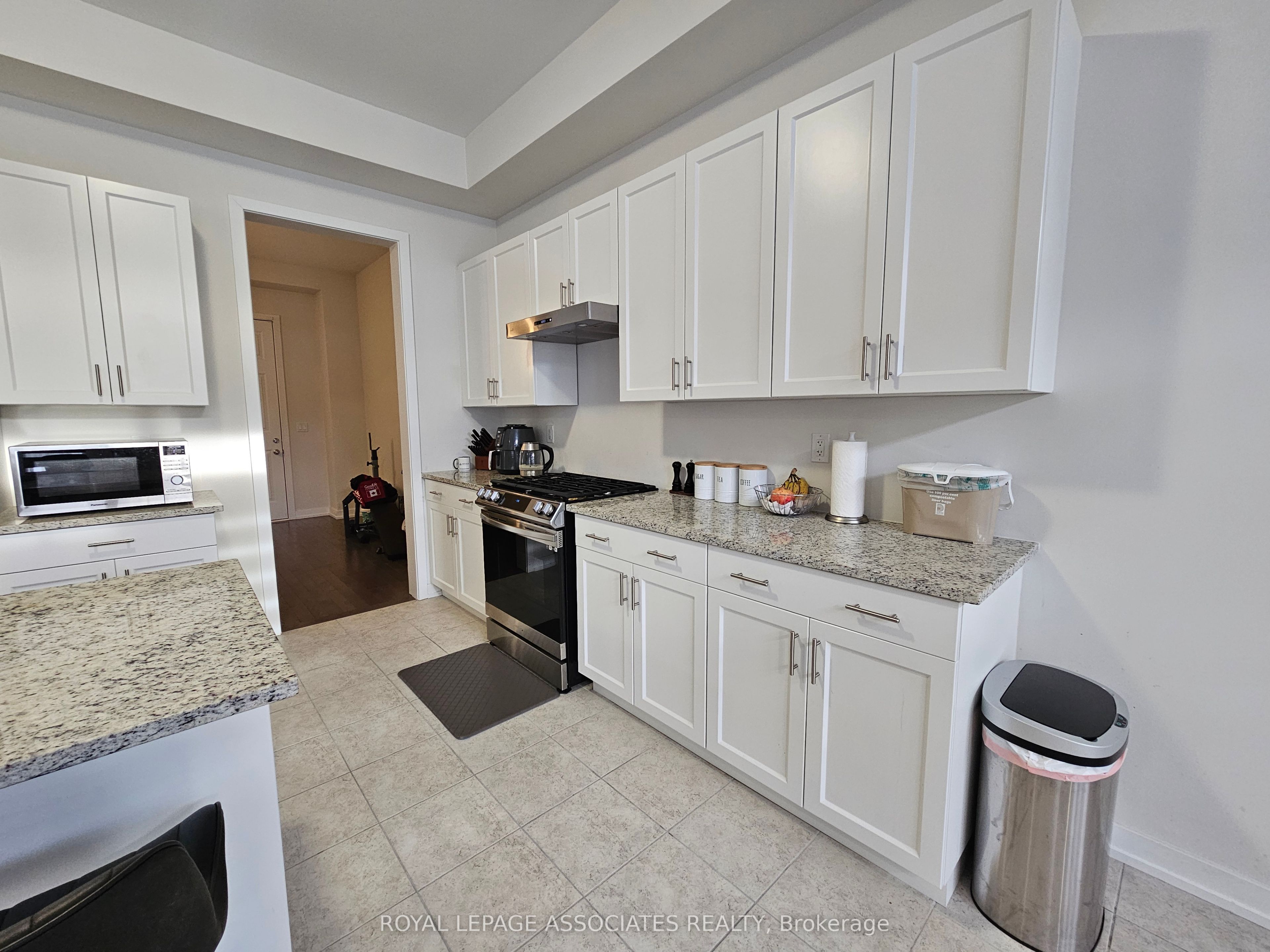 #35 - 400 Finch Avenue Property Photo 4