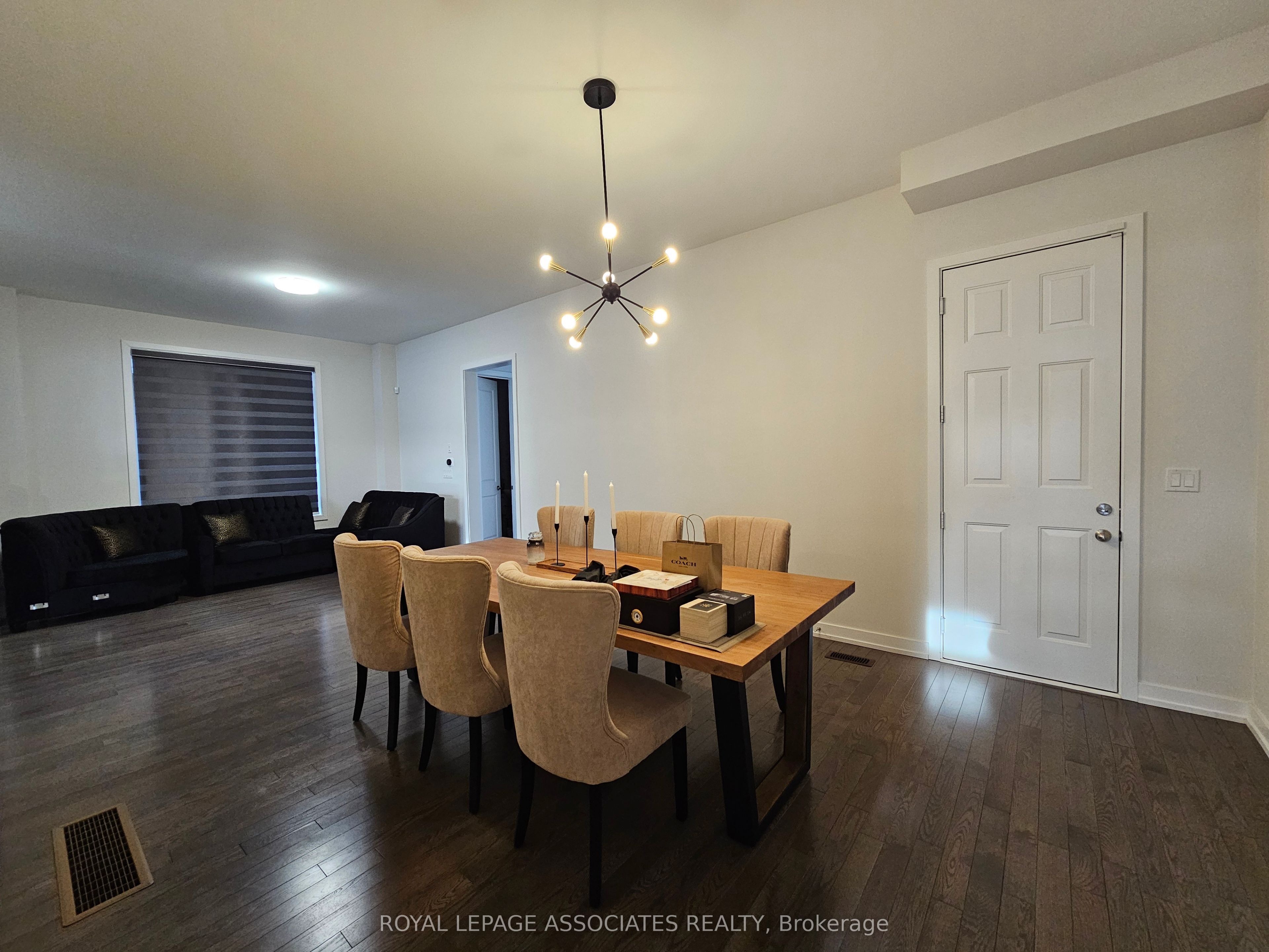 #35 - 400 Finch Avenue Property Photo 6