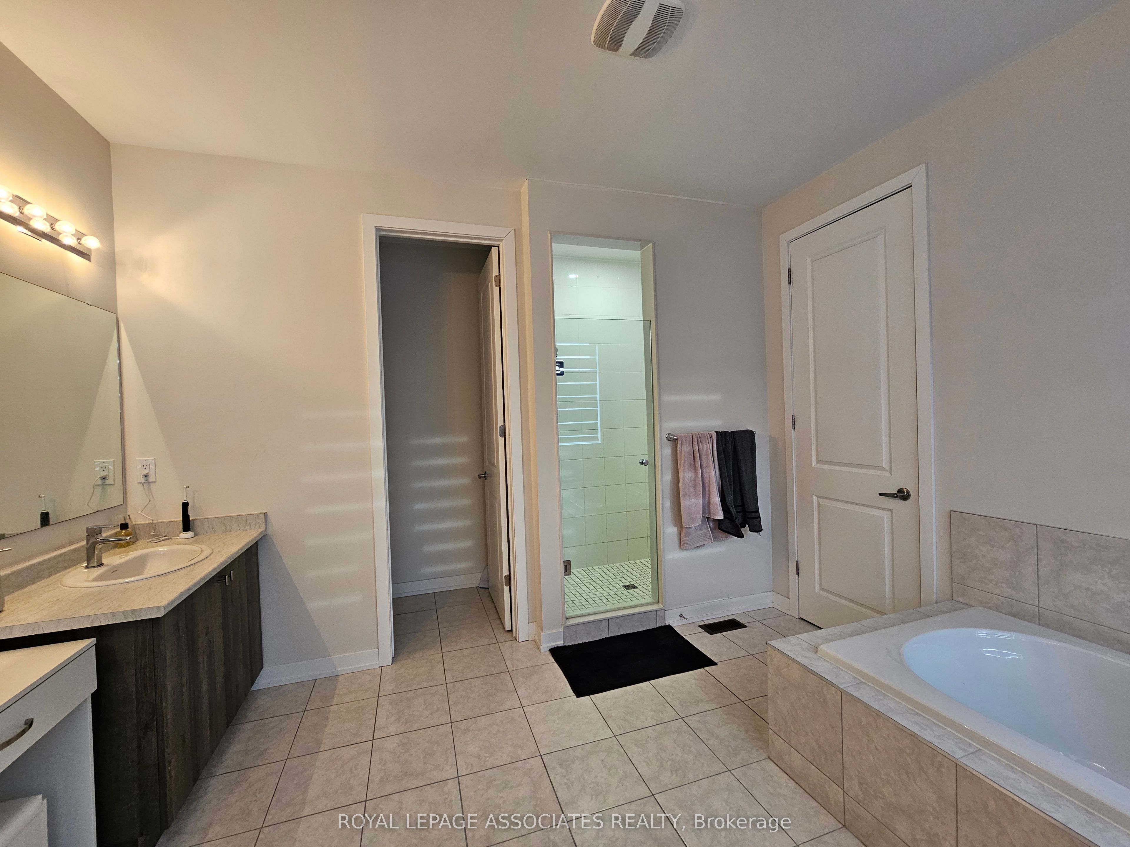 #35 - 400 Finch Avenue Property Photo 14