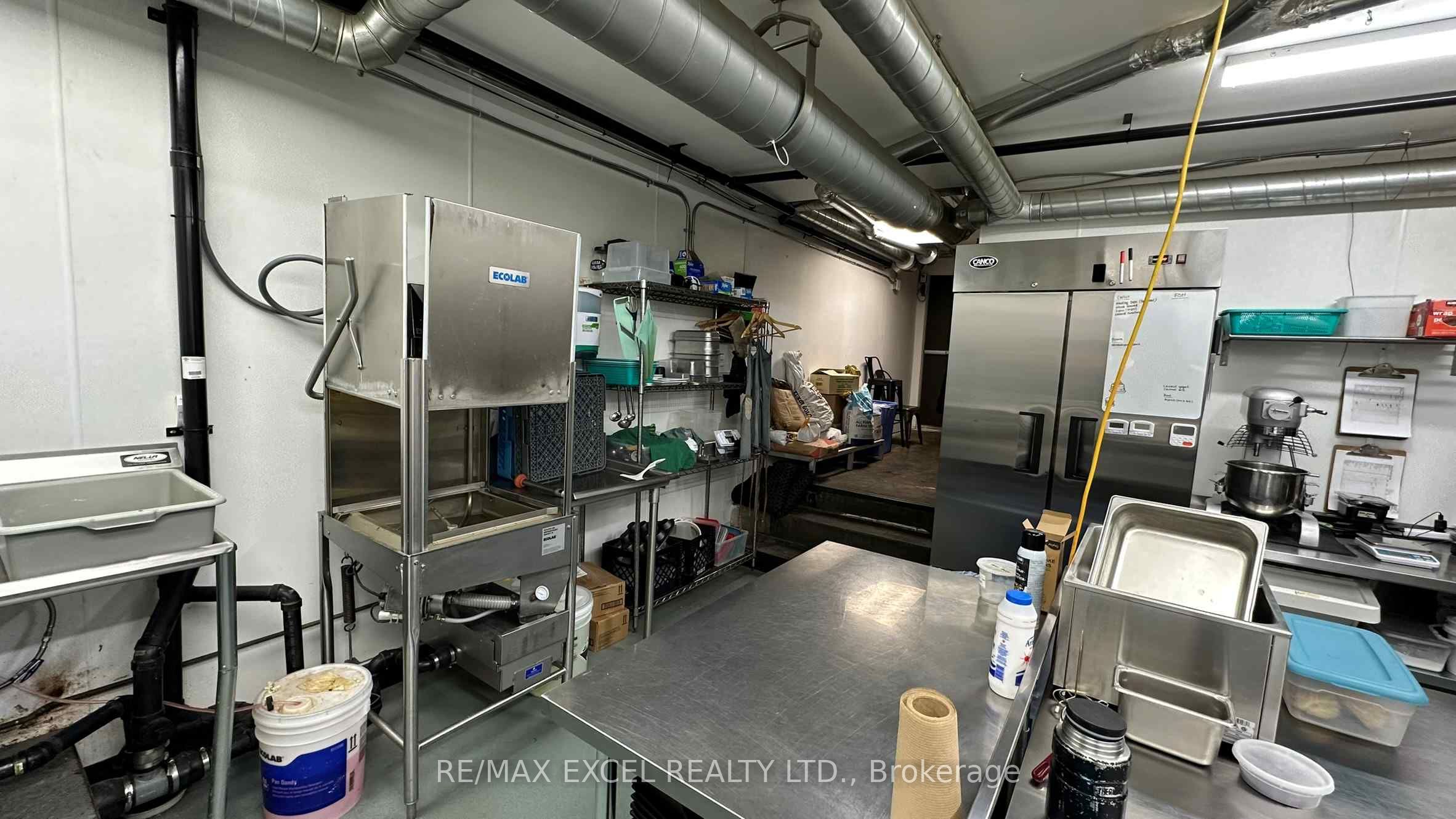 1060 Gerrard Street Property Photo 7