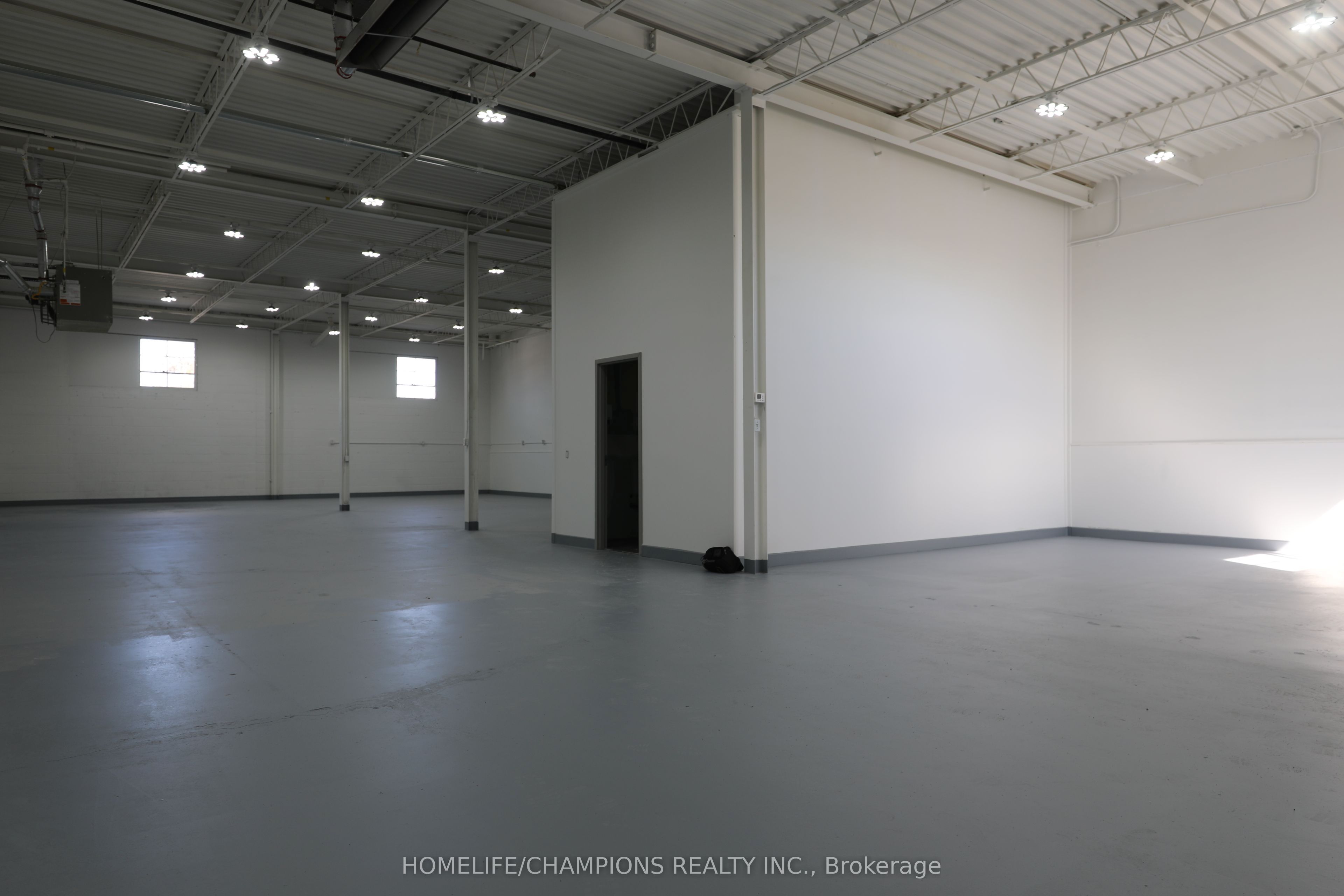 ##3 - 804 Ritson Road Property Photo 1