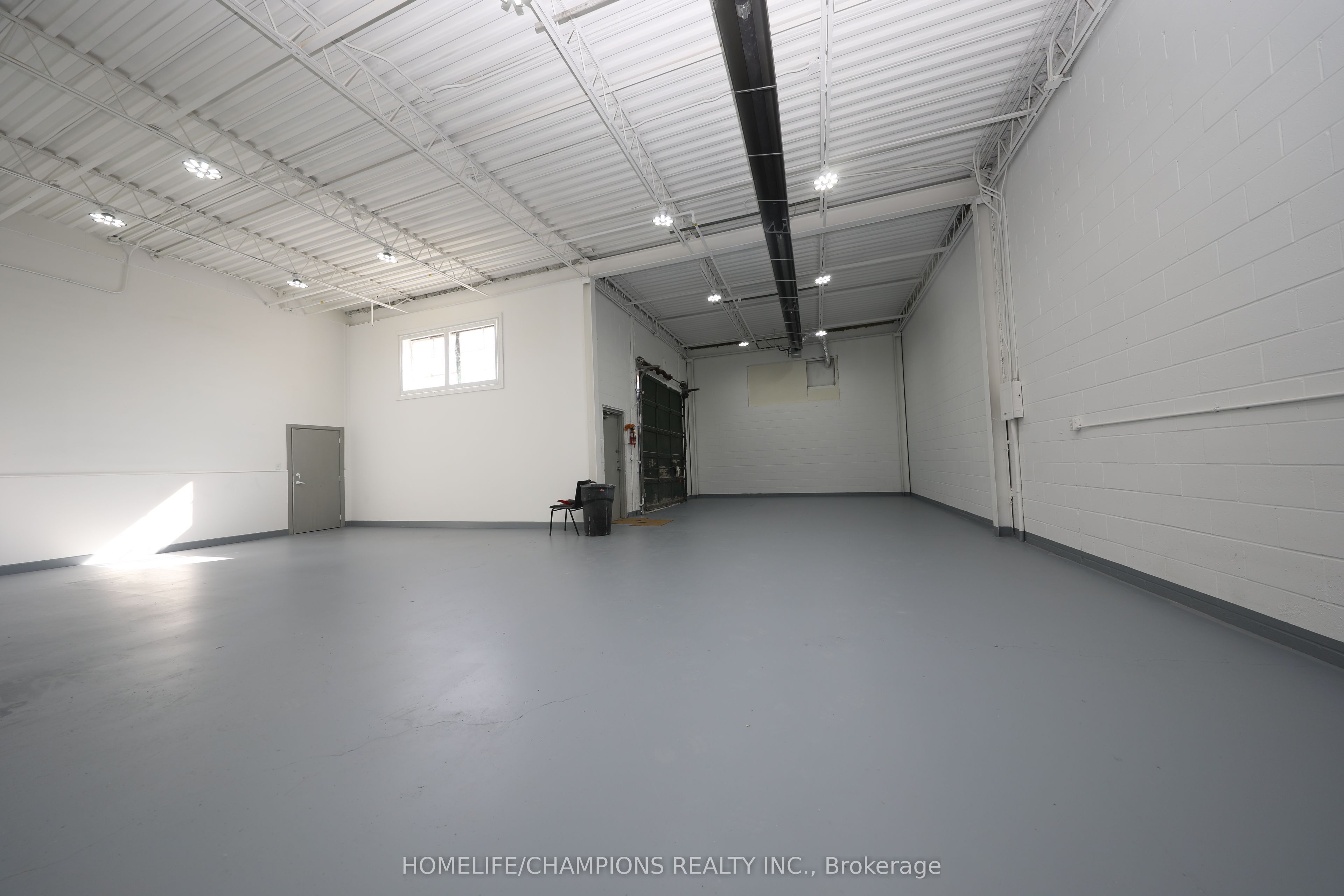 ##3 - 804 Ritson Road Property Photo 6