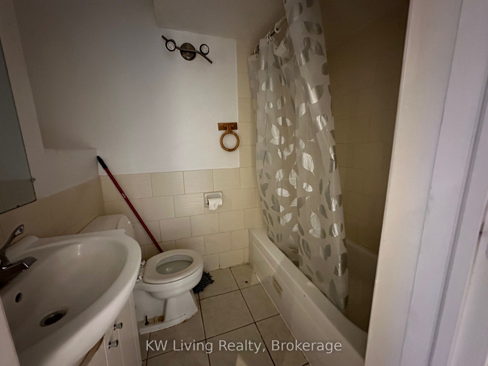 782 Liverpool Road Property Photo 8