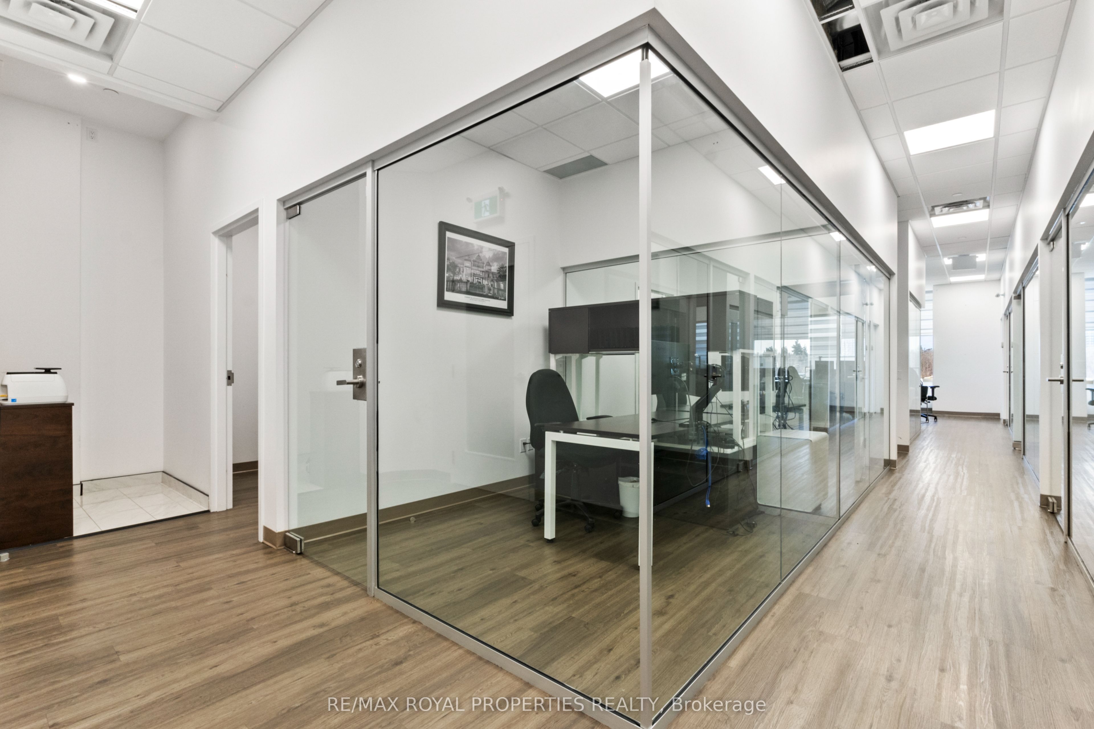 #403 - 300 Rossland Road Property Photo 9