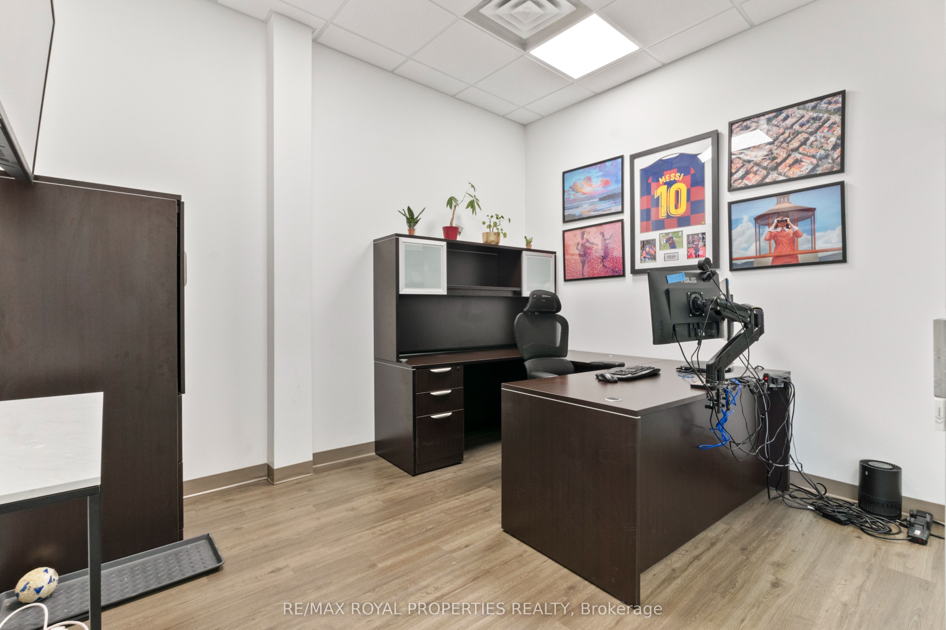 #403 - 300 Rossland Road Property Photo 13