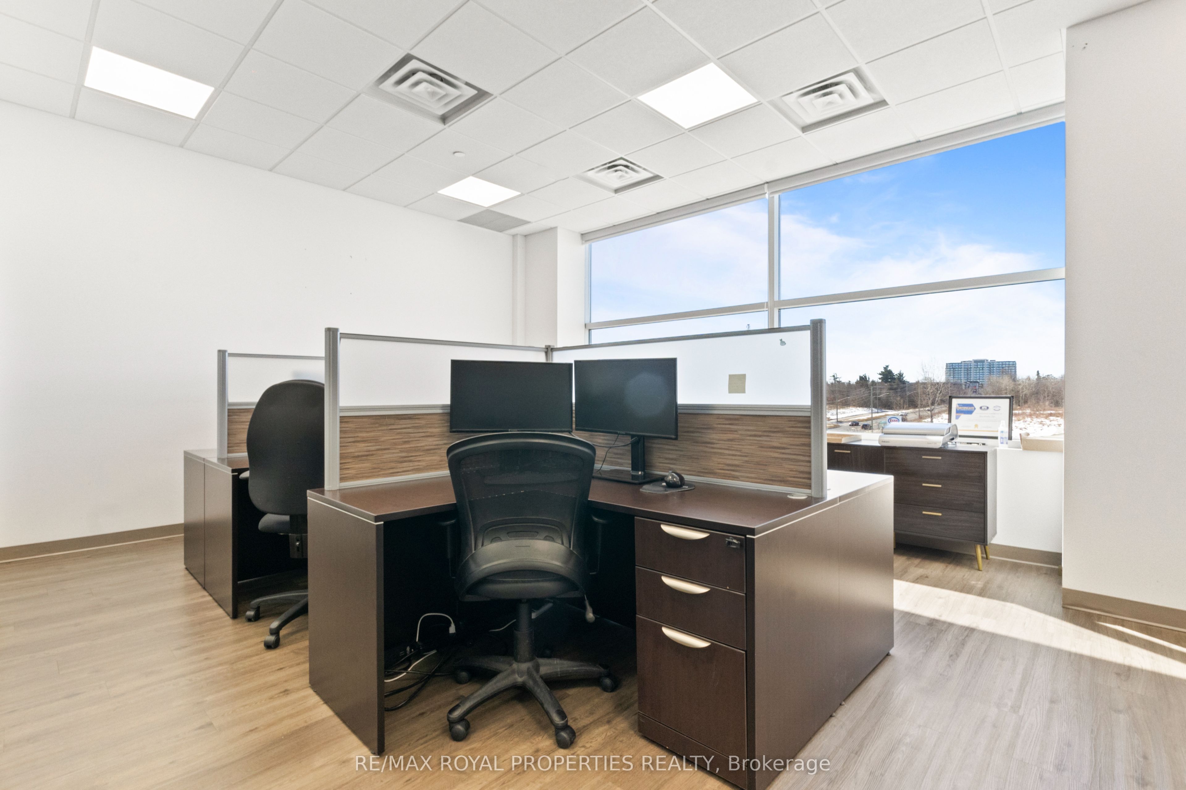 #403 - 300 Rossland Road Property Photo 15