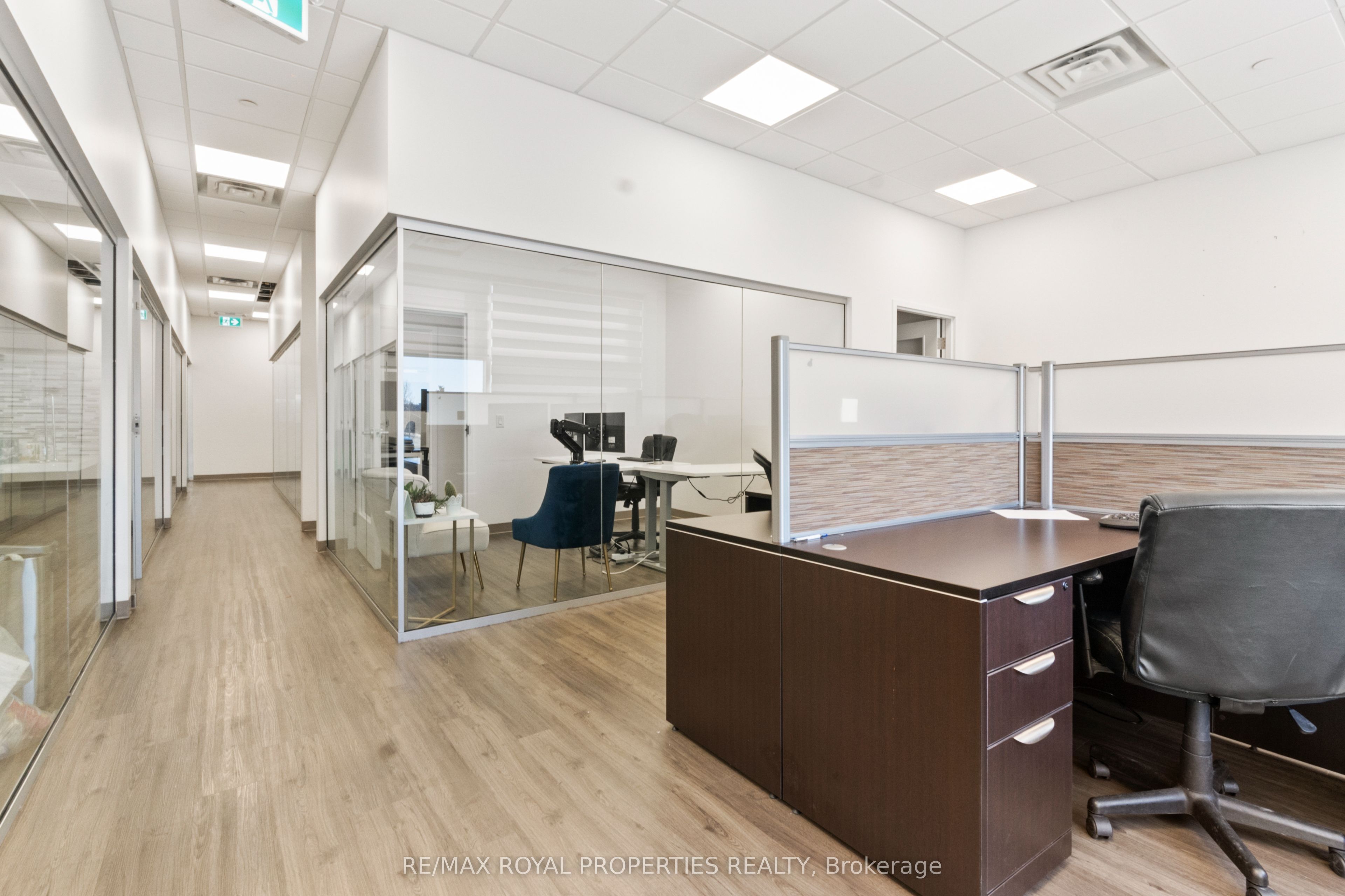 #403 - 300 Rossland Road Property Photo 18