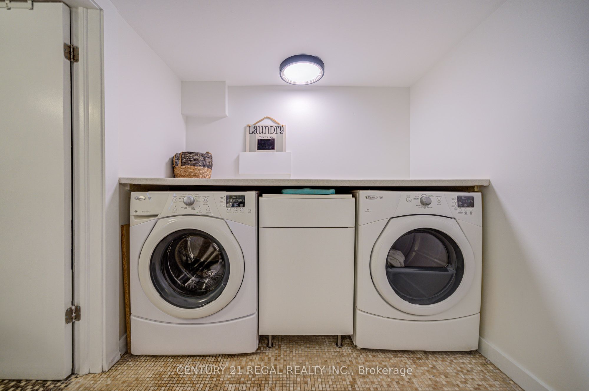 102 Frater Avenue Property Photo 14