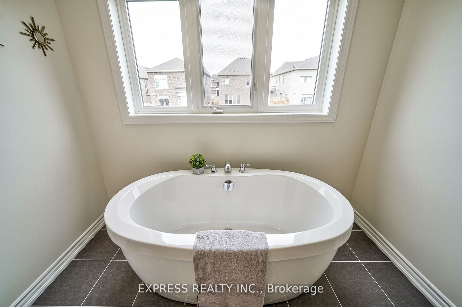 6 Morley Crescent Property Photo 25