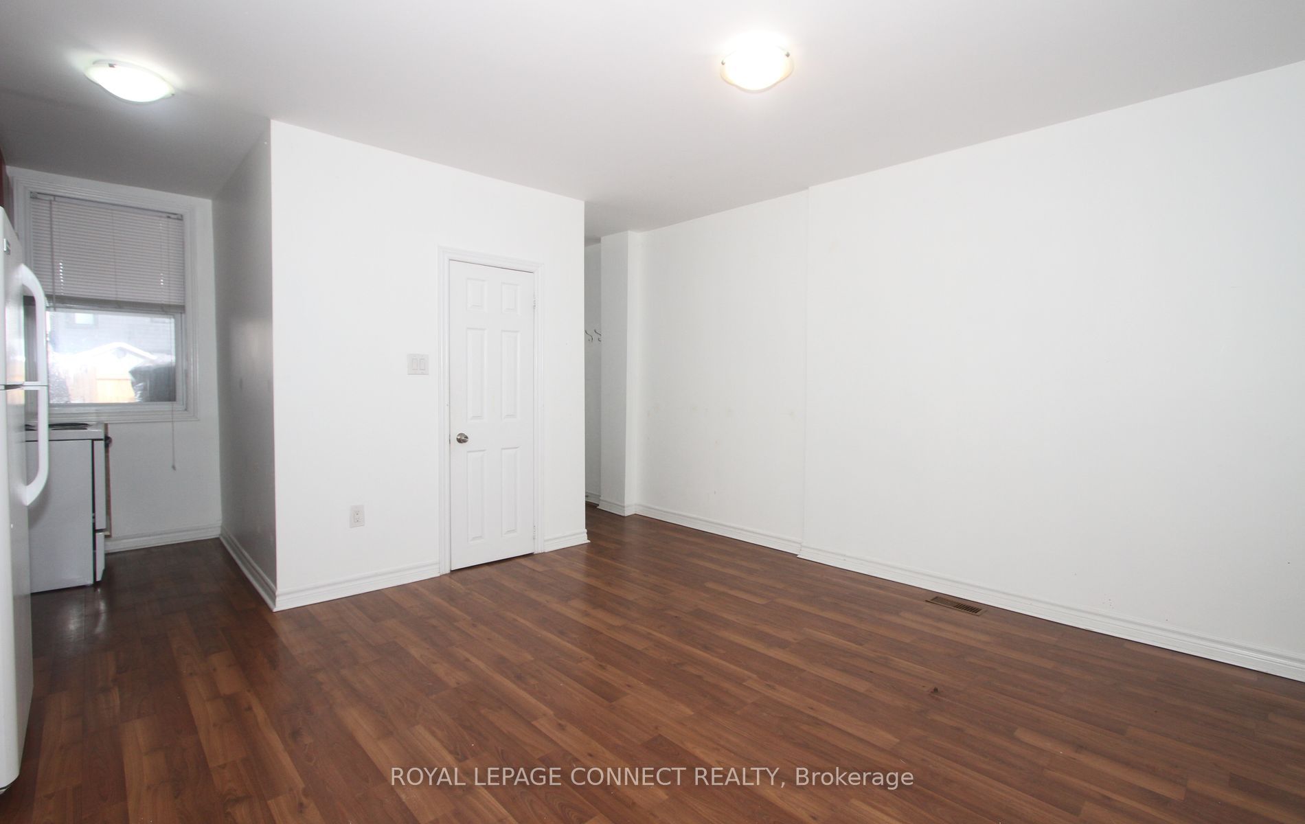 1229a Woodbine Main Floor Avenue Property Photo 3