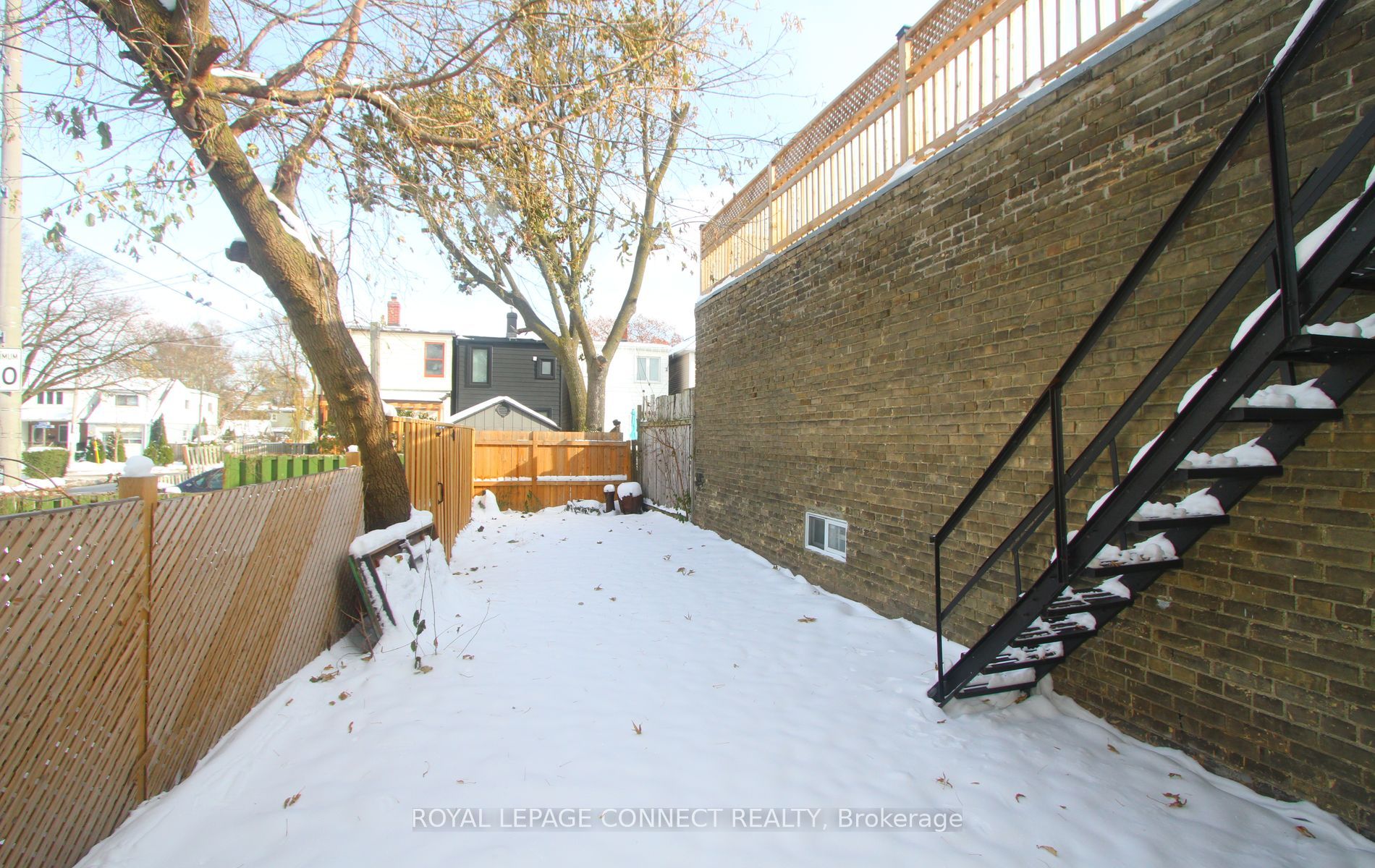 1229a Woodbine Main Floor Avenue Property Photo 8