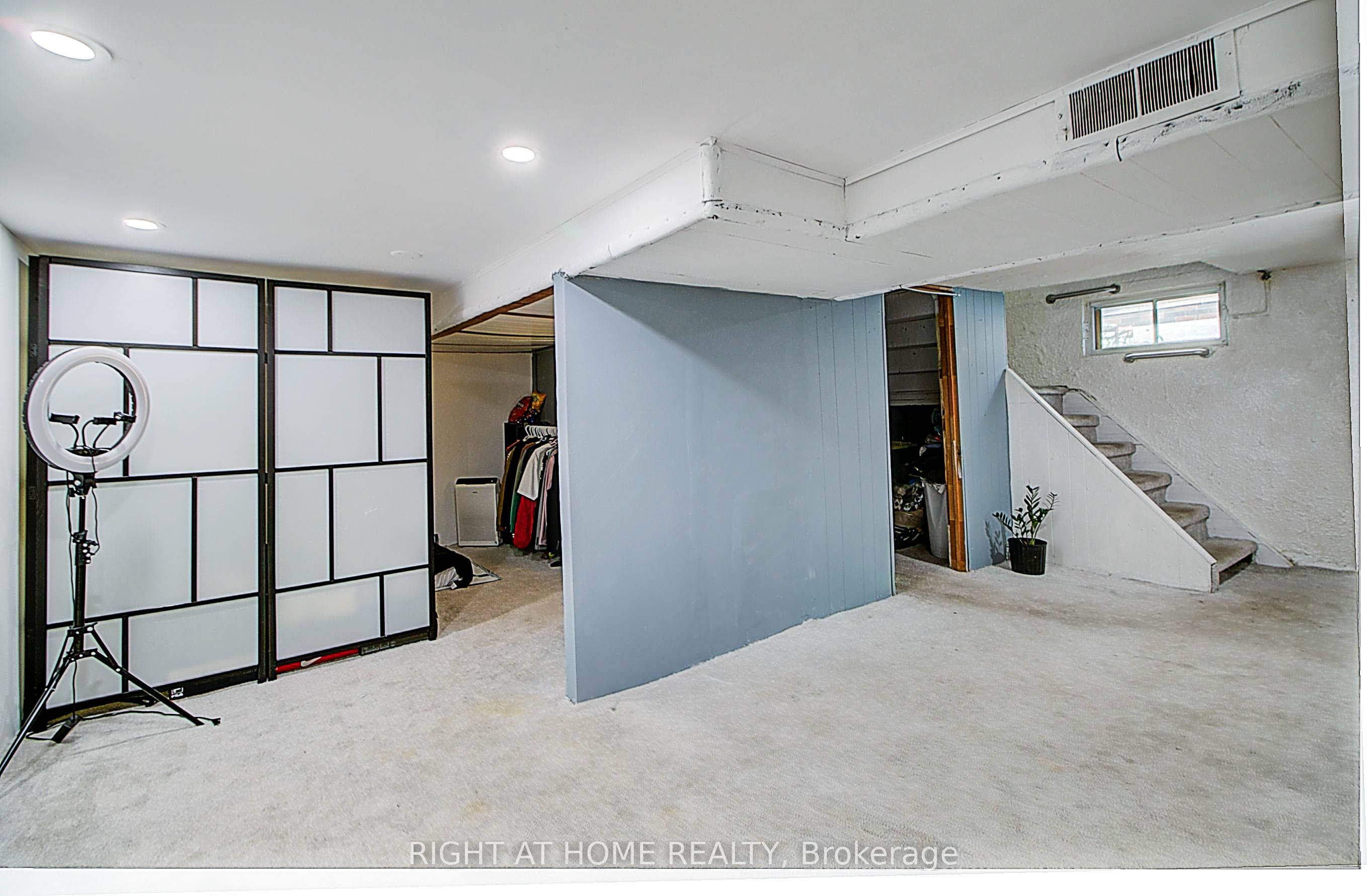 355 Ritson Road S Property Photo 12