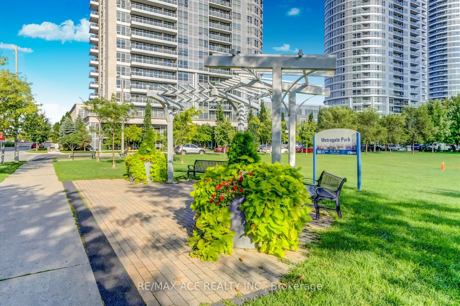 #420 - 275 Village Green Square Property Photo 21